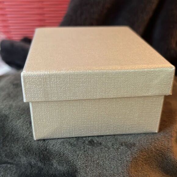 Gold & Pink Pearls Paper Clip Bracelet in Goldtone - Picture 5 of 5